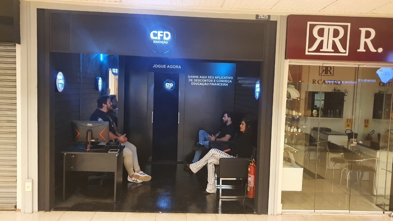 Loja lúdica CFD Educação montada em shopping de Brasília